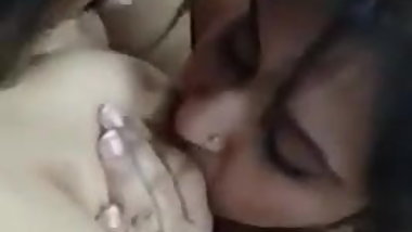 Paki Farah and Gul Lesbian Sex