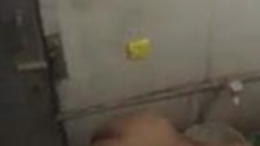 Huge ass aunt bathing