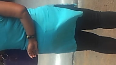 hyd girl sexy tight ass waiting for lift