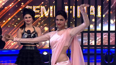 Hot Deepika
