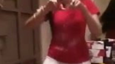 Muslim girl dancing non nude