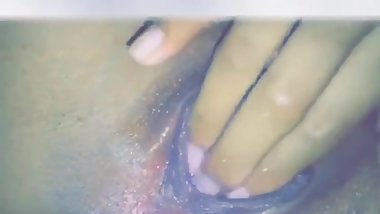 Bengali girl from London playing with my pussy snapchat: premiumzairab