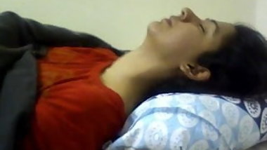 Indian girl having orgasm. Nice expression. (Non nude)