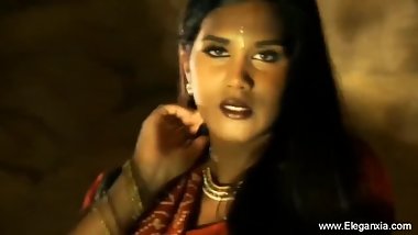 Bollywood Loving Indian MILF Dancer