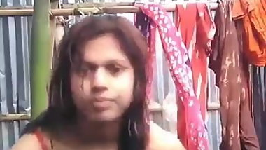 Indian girl make selfie video for BF