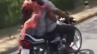 punjabi aunty giving handjob on bike
