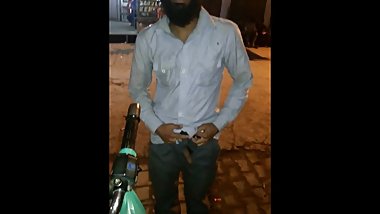 Indian Guy Shows Dick in Public