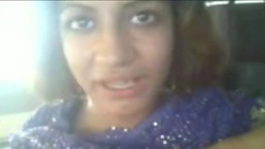 Hot Indian Girl Flasing her Boobs and Pussy to BF at CAR