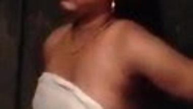 Hot Tamil Girl ...giving Blowjob