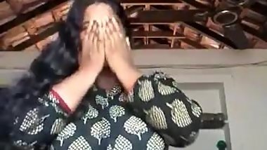 hot mallu aunty stripping showing juicy tits