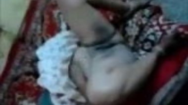 Busty indian Aunty expose herself to her Customer