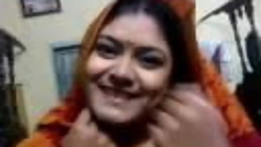 busty desi Vabi in webcam showing assets