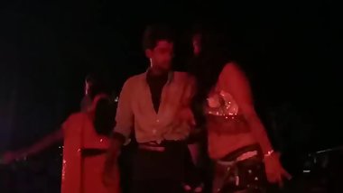 TAMILNADU GIRLS SEXY STAGE RECORT DANCE INDIAN 19 YEARS OLD NIGHT SONGS' DA