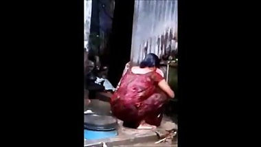 Bangladeshi Boudi Caught by PeepingTom