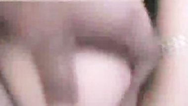 Hot Indian Girl Shoe her Boobs to her Car driver