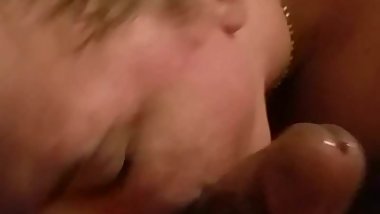 Indian whore gives nice deepthroat