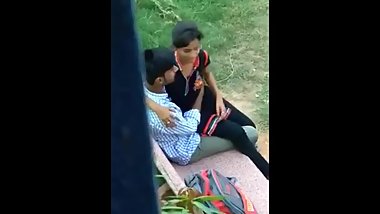 Indian girl in park fucked openly