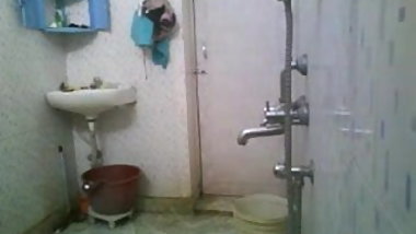 awsome figure girl bathing for lover