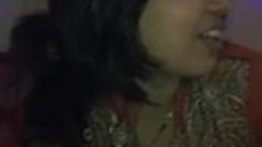 Pakistani - Indian Urdu Poetry Slut