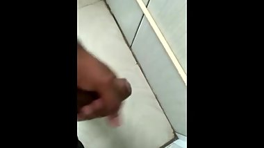 Patna  boy Sunil Singhaniya jerking