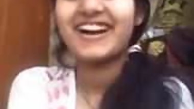 Desi young natkhat Indian bachi BIG BOOBS