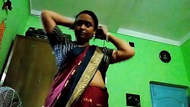 Bengali boudi dress change and naval show