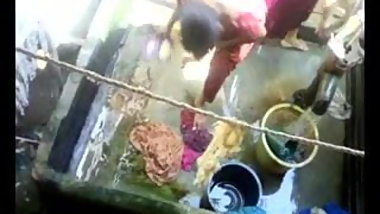 2 sexy women bathing together