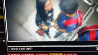 Handjob at Hyderabad metro lift