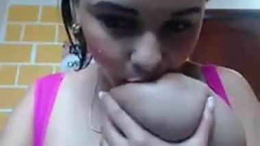 Sexy indian bitch eating her tits