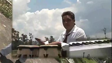 Una India Recibe La Reata Que Tanto Necesitaba