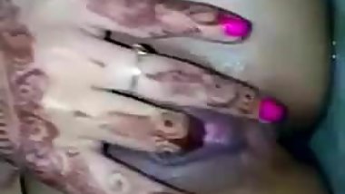 henna inked indian playing with her pussy