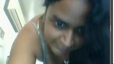 Indian aunty plays on webcam