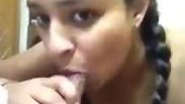 Sri Lankan Girlfriend Giving Blowjob