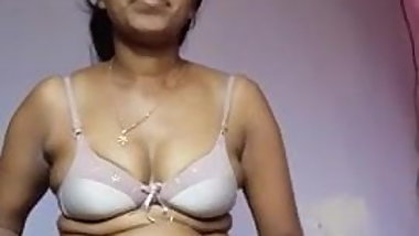 indian girlvery hot