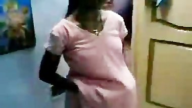 Sexy Indian desi girl exposing her full nude figure on request MMS
