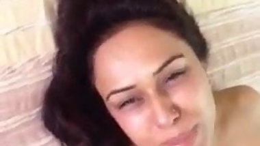 Pakistani actress SOFIA AHMED masturbating  2