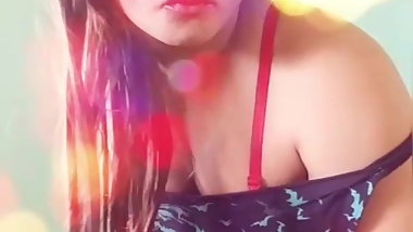 Indian sexy Ishika Thakkar dance indian Girl