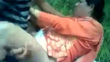 Nepali or Indian Aunty fucked in Park