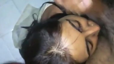 Suck n shake to Cum on a lovely Indian's face