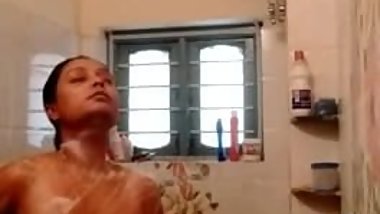 chachi bathing and recording.