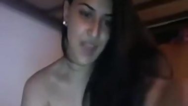 Sexy Paki Girl Self-Playing on webcam