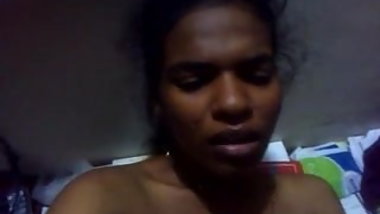 South Indian Girl  allow her BF to expose their Nude fucking