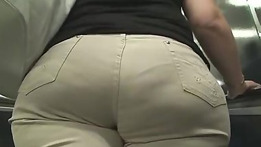 Spying Mature Ass - Candid Bubble Butt - Fat Plumper Booty
