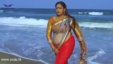 Bollywood wet actress