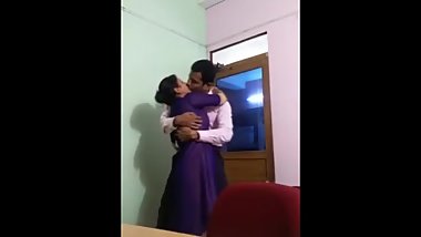 Indian bhabhi fucked in office