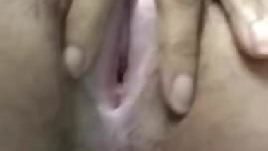 Masterbraing Indian Very Sexy Hairy Pussy