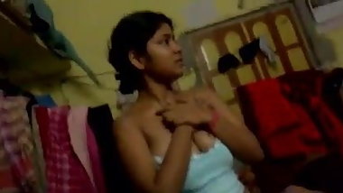 Hostel girls shows hot to other girls
