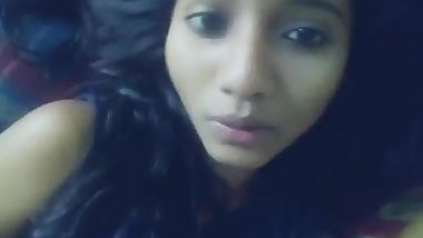 Desi teen showing pussy