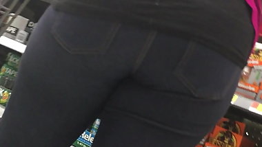 Cum on Indian mom with a nice ass