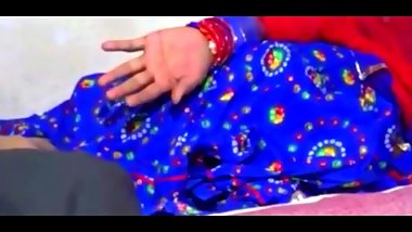 Mallu Bhabhi In Sexy Sleeveless Blouse Blue Saree Sex With Young Boy